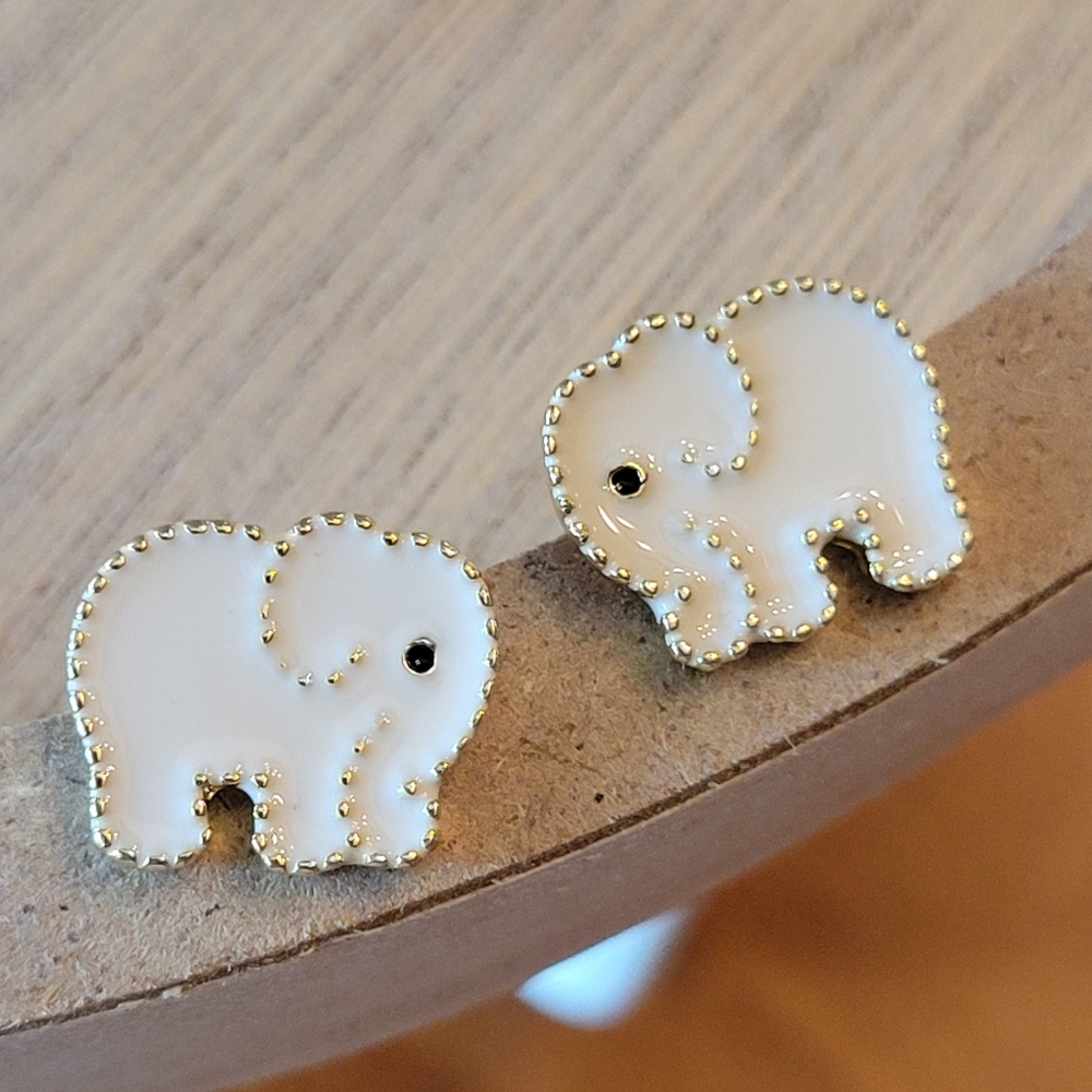 Baby Elephant Pale Pink Post Earrings, gold plated - Picture 3 of 5